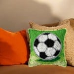 coussin-canevas-ballon-de-foot-2