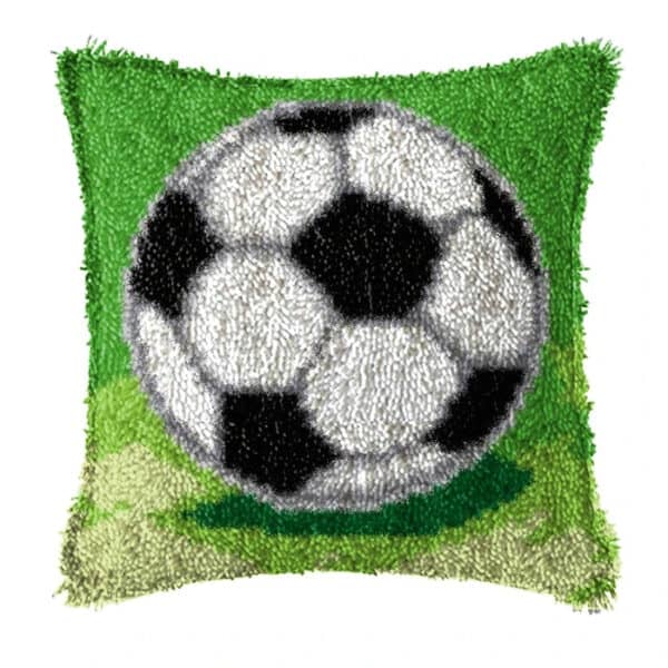 coussin-canevas-ballon-de-foot-3