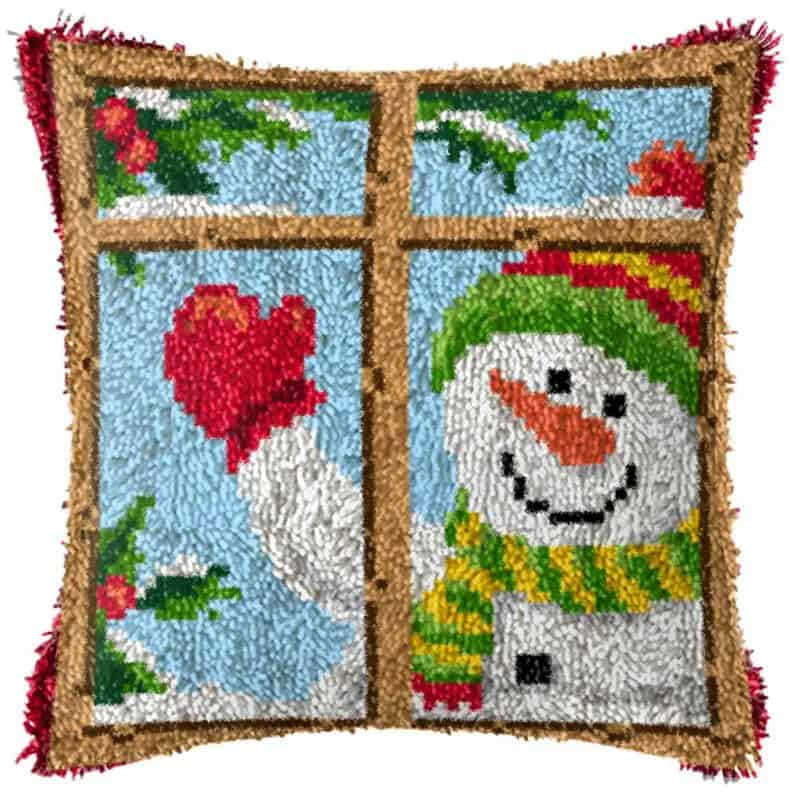 coussin-canevas-bonhomme-de-neige-1