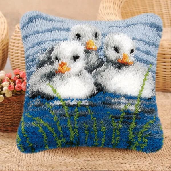 coussin-canevas-caneton-3