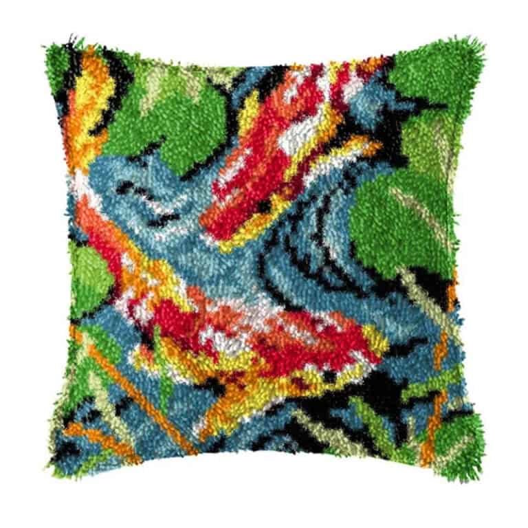 Coussin canevas carpe koi