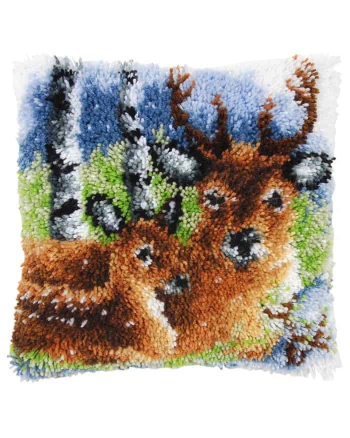 coussin-canevas-cerf-1
