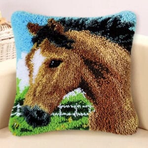 coussin-canevas-cheval-1