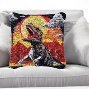 coussin-canevas-dinosaure-2