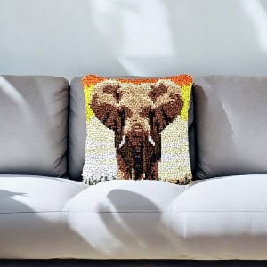 coussin-canevas-elephant-2