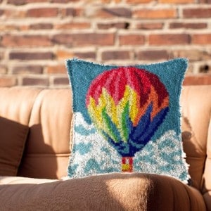coussin-canevas-montgolfier-1
