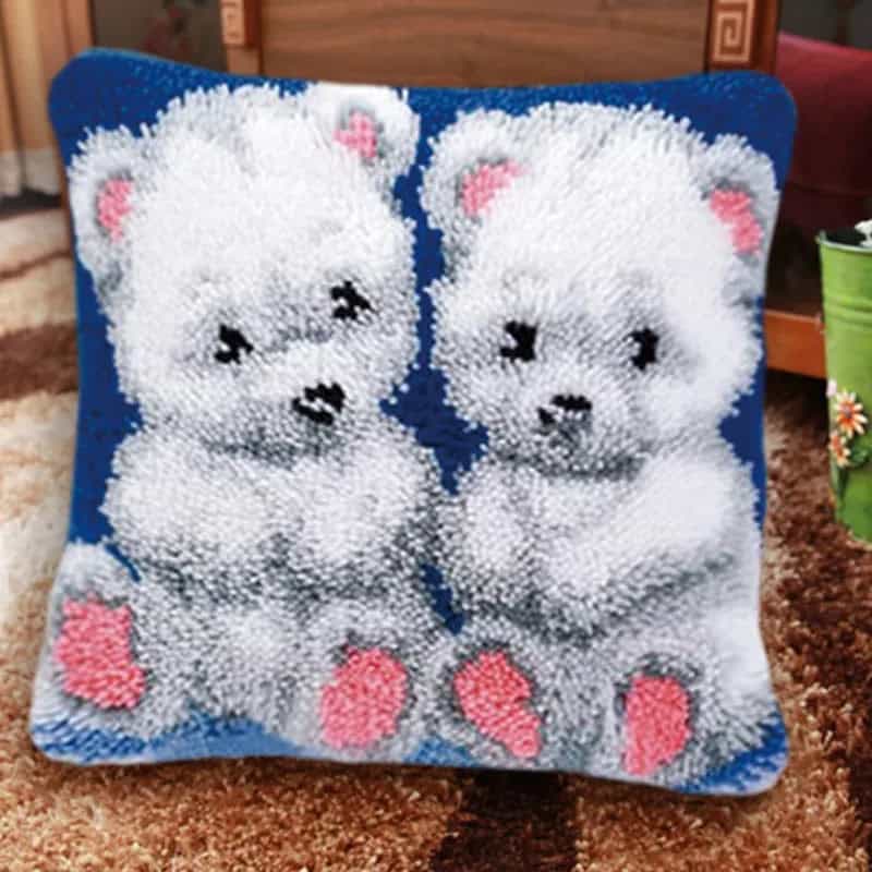 coussin-canevas-ours-3