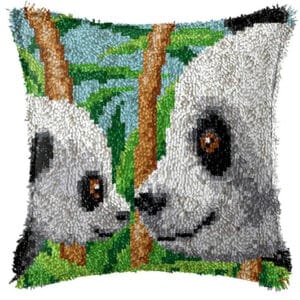 coussin-canevas-panda-4