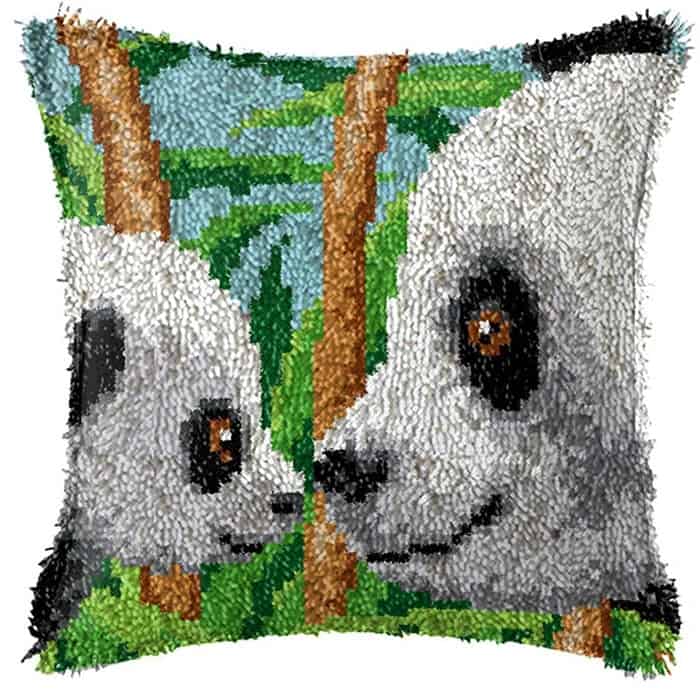 coussin-canevas-panda-4