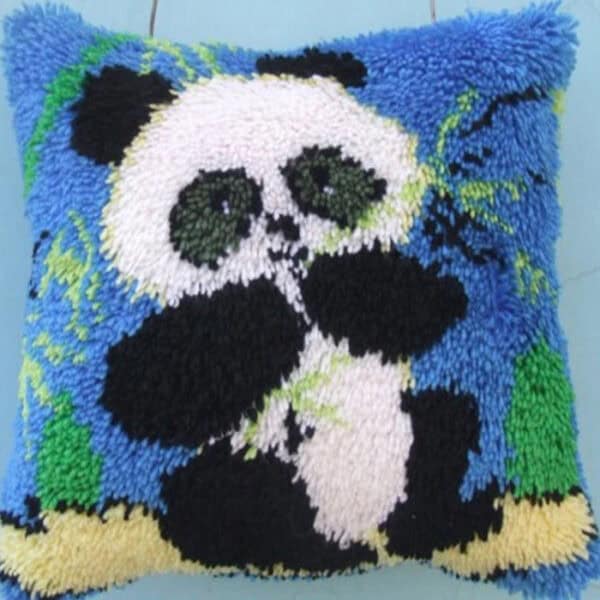 coussin-canevas-panda-6