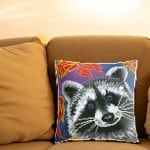 coussin-canevas-raton-laveur-2
