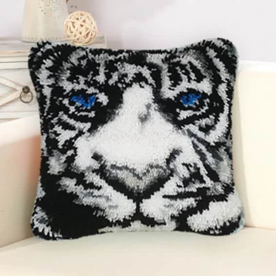 coussin-canevas-tigre-3