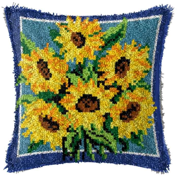 coussin-canevas-tournesol-1